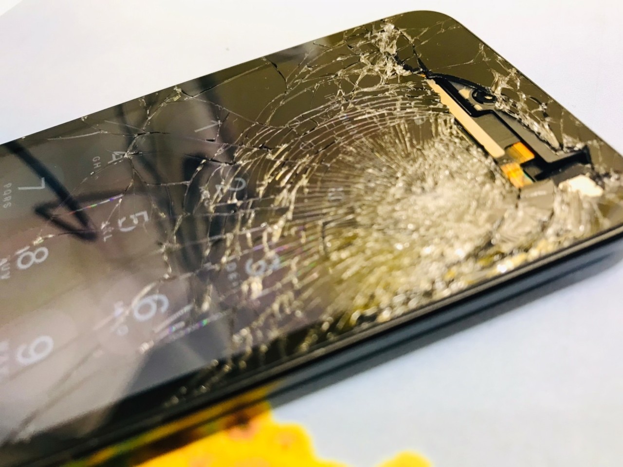 神戸垂水で修理｜修理前の画面破損しているiPod touch