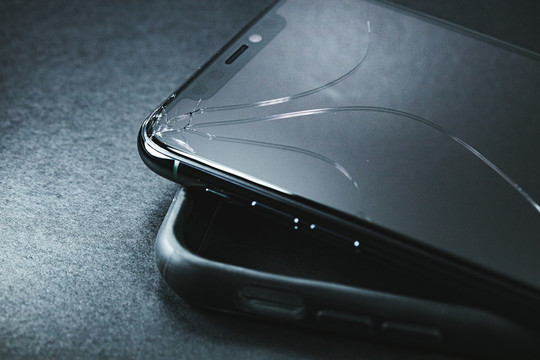 iPhone - iPhone10S※画面修理してからお渡し＋5000円 iPhoneXS画面交換修理価格9800円と安い！画面内にカラフルな縦線