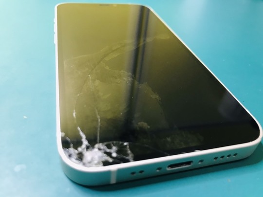 垂水駅前店｜宝塚市の方から郵送でiPhone12miniの画面修理ご依頼 